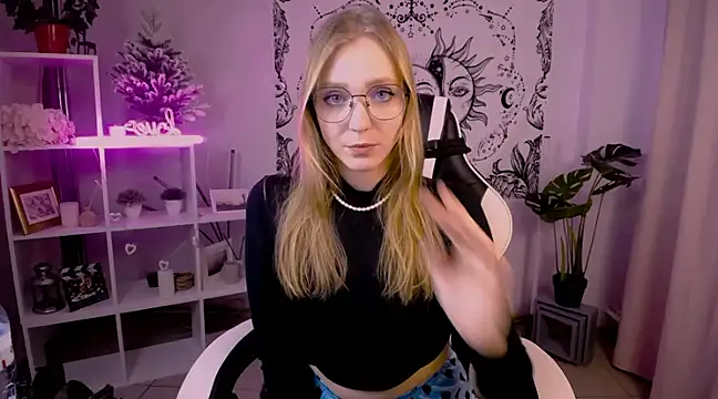 Snapshot of VeronicaAndersen chatting on February 2025 04:45:02 PM VeronicaAndersen online show from February 2025 04:45:02 PM