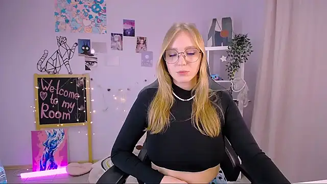 Snapshot of VeronicaAndersen chatting on February 2025 06:32:02 PM VeronicaAndersen online show from February 2025 06:32:02 PM