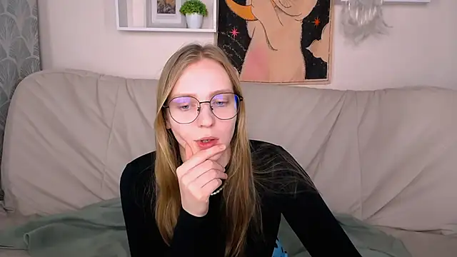 Snapshot of VeronicaAndersen chatting on March 2025 12:04:01 AM VeronicaAndersen online show from March 2025 12:04:01 AM