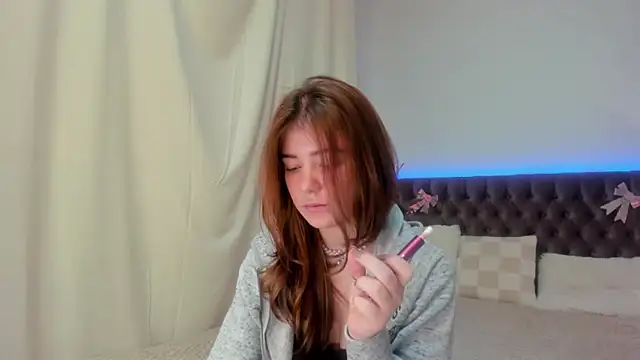 Ella Mayers online show from March 2025 09:37:02 PM