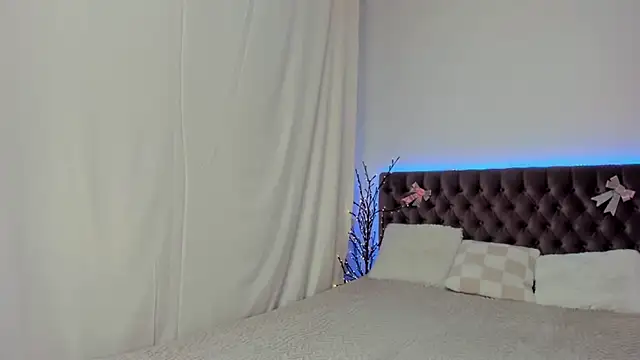 Ella Mayers online show from March 2025 09:42:02 PM