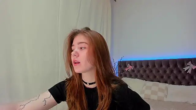 Ella Mayers online show from March 2025 09:06:02 PM