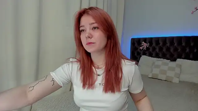 Ella Mayers online show from September 2025 12:26:01 PM