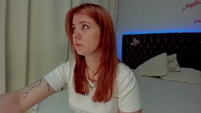 Ella Mayers online show from September 2025 12:28:01 PM