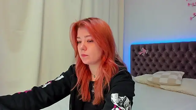 Ella Mayers online show from October 2025 12:27:01 PM