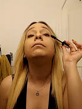 Mia RainX online show from April 2026 10:05:01 AM