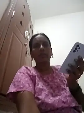 Snapshot of Tamil_Meera12 chatting on February 2025 03:17:02 PM Tamil Meera12 online show from February 2025 03:17:02 PM