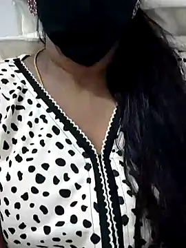 Snapshot of Tamil_Meera12 chatting on March 2025 03:44:02 AM Tamil Meera12 online show from March 2025 03:44:02 AM