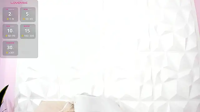 Snapshot of Lia_Guzman chatting on March 2025 06:10:02 AM Lia Guzman online show from March 2025 06:10:02 AM