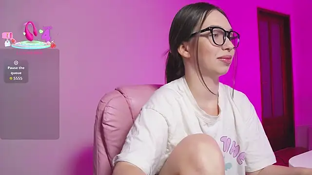 Arianahot777 online show from June 2026 07:45:02 PM