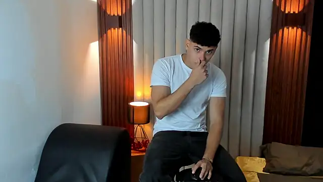 Justin mack online show from December 2025 07:54:02 PM