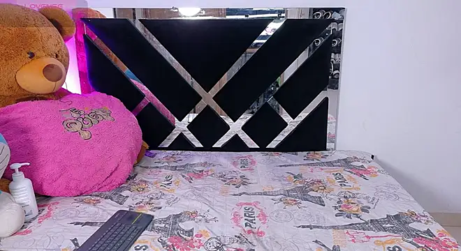CatalinaSmith1 online show from April 2026 11:21:01 PM