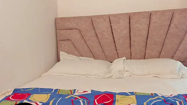 Snapshot of leahaltomm chatting on December 2025 11:10:01 PM leahaltomm online show from December 2025 11:10:01 PM