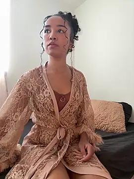 Snapshot of leahaltomm chatting on February 2026 02:01:02 PM leahaltomm online show from February 2026 02:01:02 PM