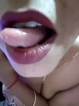 Snapshot of Babybird chatting on February 2026 02:02:02 AM Babybird online show from February 2026 02:02:02 AM