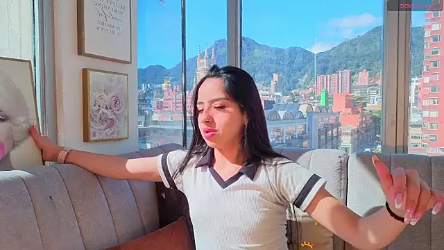 Snapshot of Daphne_chers chatting on October 2025 07:54:02 PM Daphne chers online show from October 2025 07:54:02 PM