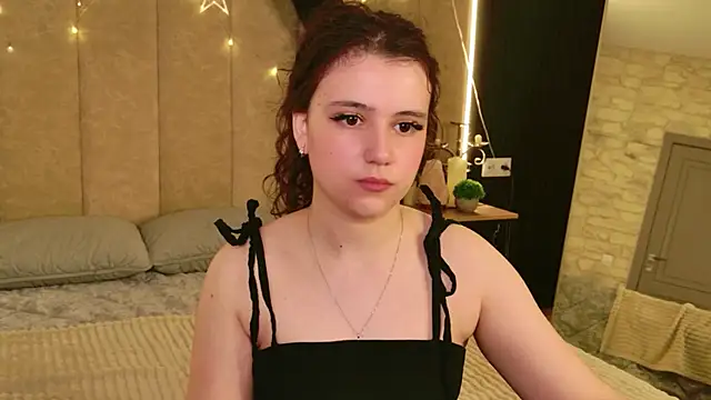 Snapshot of Pauline_Heaven chatting on May 2026 06:00:01 AM Pauline Heaven online show from May 2026 06:00:01 AM
