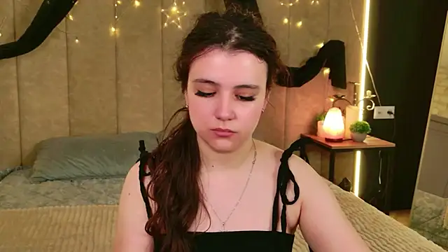 Snapshot of Pauline_Heaven chatting on May 2026 05:58:01 AM Pauline Heaven online show from May 2026 05:58:01 AM