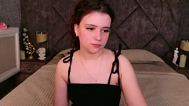 Snapshot of Pauline_Heaven chatting on May 2026 05:36:02 AM Pauline Heaven online show from May 2026 05:36:02 AM