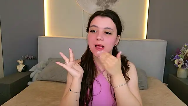 Snapshot of Pauline_Heaven chatting on June 2026 05:34:02 AM Pauline Heaven online show from June 2026 05:34:02 AM