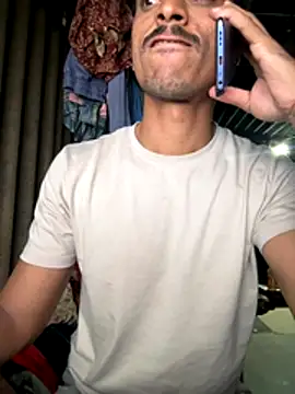 Snapshot of Loveinsync chatting on November 2025 09:01:01 AM Loveinsync online show from November 2025 09:01:01 AM