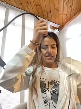 Andrea18 blonde online show from February 2025 01:55:02 PM