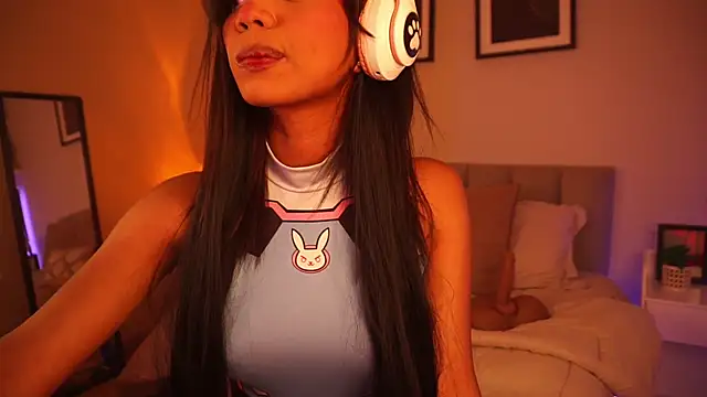 Snapshot of Gigi_Strawberry chatting on April 2026 05:40:01 AM Gigi Strawberry online show from April 2026 05:40:01 AM