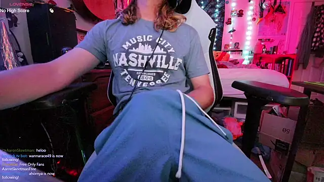AaronSkeetman online show from June 2026 11:01:01 AM