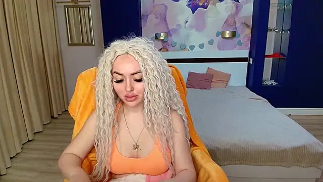 MissisCaty online show from November 2025 07:35:02 PM