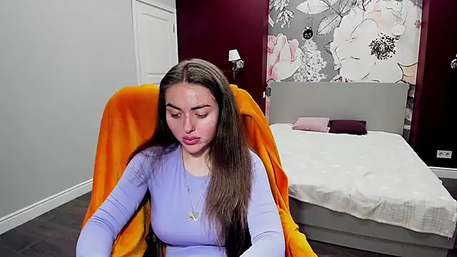 MissisCaty online show from December 2025 07:33:02 PM