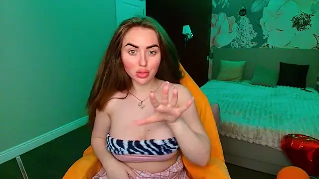 Snapshot of MissisCaty chatting on June 2026 01:28:02 AM MissisCaty online show from June 2026 01:28:02 AM