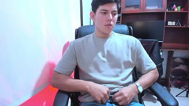 JamesCr  online show from February 2025 07:18:01 AM