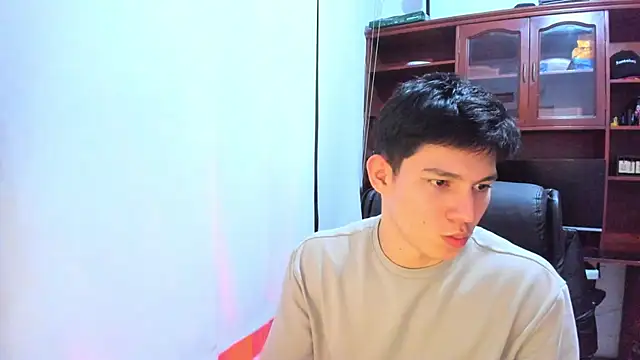 JamesCr  online show from February 2025 10:19:01 AM