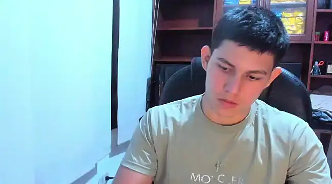 JamesCr  online show from February 2025 11:26:01 PM