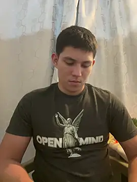 JamesCr  online show from March 2025 12:18:02 AM