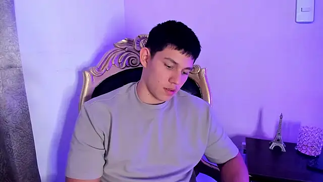 JamesCr  online show from March 2025 08:11:02 PM