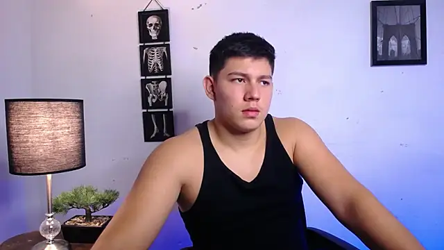 JamesCr  online show from November 2025 12:11:02 AM