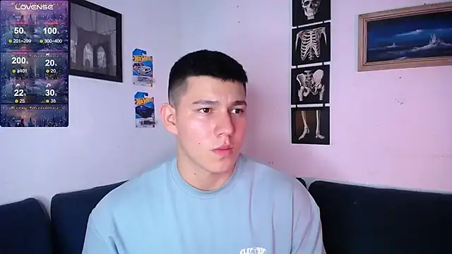 JamesCr  online show from December 2025 11:00:01 PM