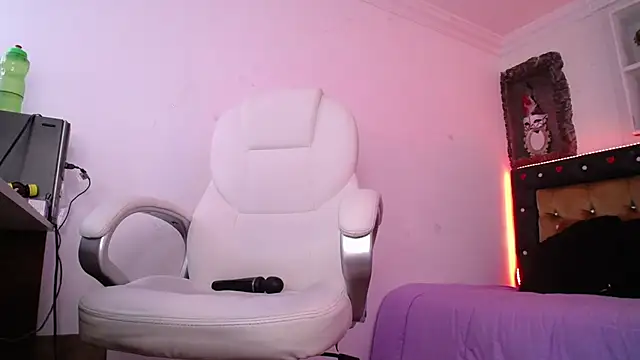 Alexaamoon  online show from February 2025 09:35:02 PM