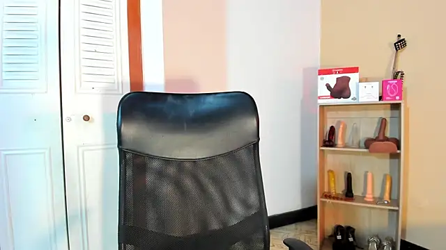 Snapshot of Violetta_0 chatting on February 2026 02:02:02 PM Violetta 0 online show from February 2026 02:02:02 PM