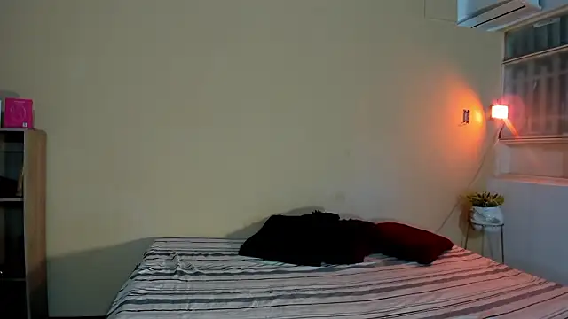 Snapshot of Violetta_0 chatting on March 2026 12:31:02 PM Violetta 0 online show from March 2026 12:31:02 PM