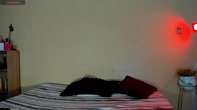 Snapshot of Violetta_0 chatting on March 2026 12:19:01 PM Violetta 0 online show from March 2026 12:19:01 PM