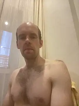 LynnAhNight online show from September 2025 03:10:02 AM