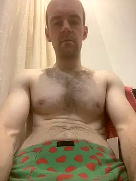 LynnAhNight online show from November 2025 03:29:01 AM