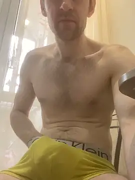 LynnAhNight online show from March 2026 05:12:01 AM