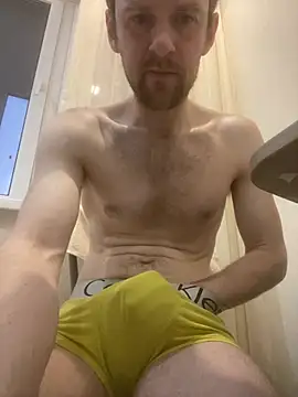 LynnAhNight online show from March 2026 03:12:01 AM