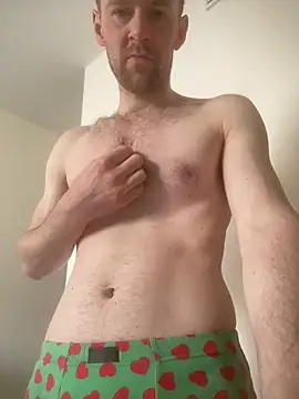 LynnAhNight online show from May 2026 05:57:02 AM