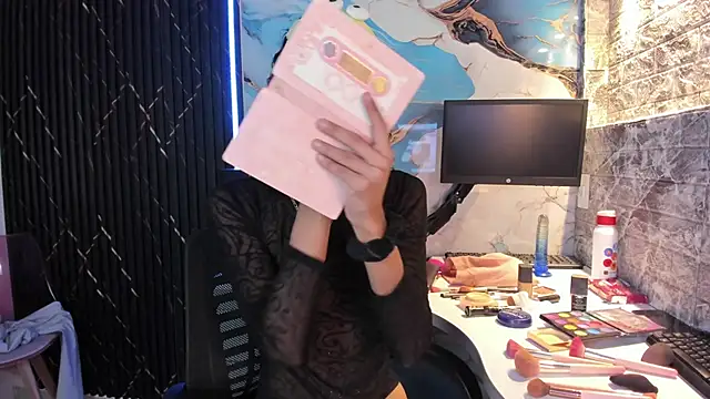 cassidy blossom online show from October 2025 08:08:01 PM