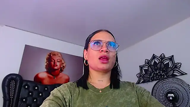 Snapshot of Taliana36 chatting on March 2025 01:06:02 PM Taliana36 online show from March 2025 01:06:02 PM