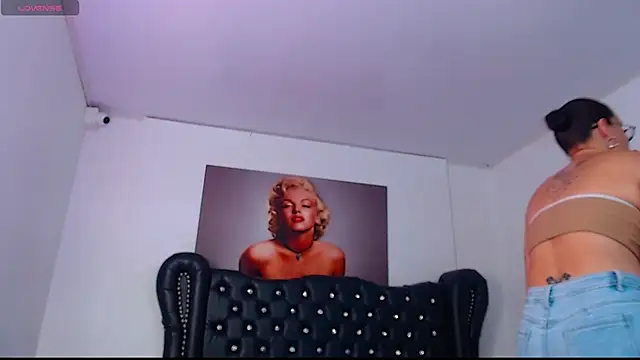 Snapshot of Taliana36 chatting on October 2025 12:06:01 PM Taliana36 online show from October 2025 12:06:01 PM